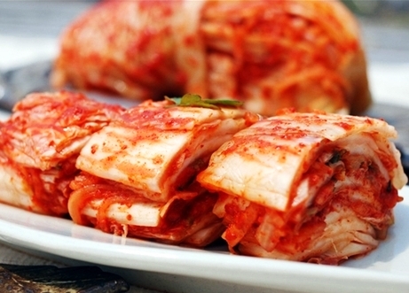 cabbage kimchi (배추김치 baechu kimchi)